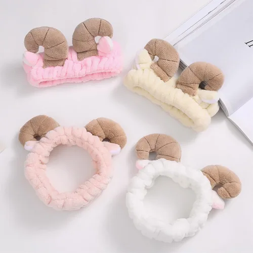 Miniatura 7 de STOBOK Diadema de felpa para el cuidado de la piel con diseño de cuerno de oveja para lavado facial, maquillaje y ducha, accesorio para el cabello