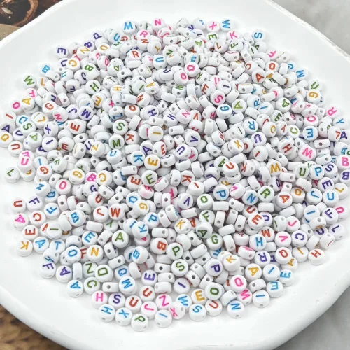 Miniatura 2 de 1000 cuentas redondas de acrílico del alfabeto para la fabricación de joyas y manualidades (cuentas blancas de letras coloridas)