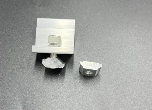 Miniatura 2 de (UISolar) Abrazaderas de extremo ajustables - Paquete de 8