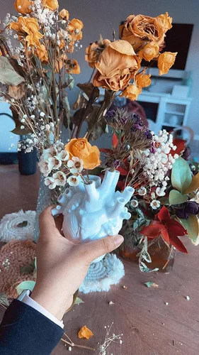 Miniatura 5 de Florero de corazón, escultura de resina, arte de corazón creativo, florero, maceta, decoración del hogar, sala de estar, escritorio, mesa