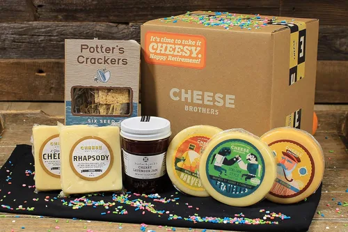 Miniatura 18 de Caja de regalo de Cheese Bros. Brotherhood Fresco de Wisconsin Surtido de Gouda, Havarti, Mozzarella y Fratello Gran idea de regalo de comida