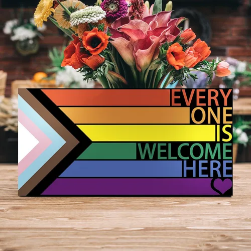 Miniatura 8 de Letrero LGBT de arco iris para puerta delantera, decoración de pared de madera con texto en inglés "Every One Is Welcome Here