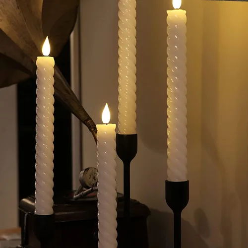 Miniatura 3 de Rhytsing Velas cónicas sin llama blancas de 10 pulgadas con temporizador, velas cónicas en espiral que funcionan con baterías, luz blanca cálida