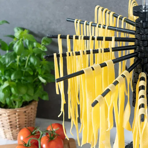 Miniatura 5 de Navaris Escurridor plegable para pasta, soporte alto y compacto para fideos de espaguetis con 16 varillas de plástico, accesorios para hacer pasta