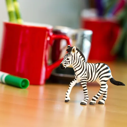 Miniatura 6 de Safari Ltd. Figura de potro de cebra, figura realista de 3.5 pulgadas, juguete educativo para niños, niñas y niños a partir de 3 años