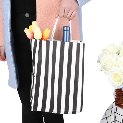 Miniatura 5 de 100 bolsas de regalo medianas, 8 x 4.75 x 10.5 pulgadas, bolsa de papel kraft reciclado a rayas blancas y negras con asas a granel para Navidad