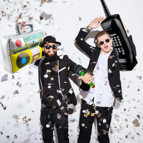 Miniatura 6 de Paquete de 6 micrófonos inflables de radio Boombox para teléfonos móviles inflables para decoraciones de fiesta de los años 80 y 90, temática de hip