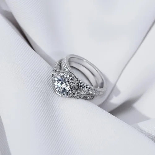 Miniatura 5 de Tienda Collection Anillo redondo de plata de ley chapada en oro rosa con circonita cúbica con elementos infinitos, talla 7