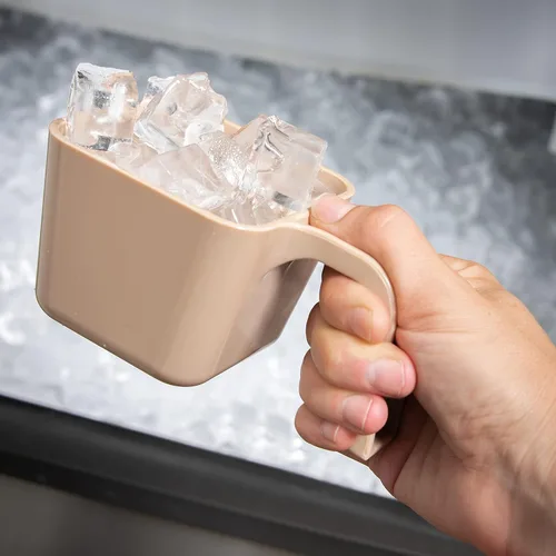 Miniatura 4 de Carlisle FoodService Products 49112-106 Taza de policarbonato para porciones con mango en forma de U, capacidad de 12 onzas, 5-1/2 pulgadas de largo