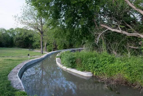Foto- La Espada Acequia, o Acueducto Espada, fue construido por Franciscan Friars en 1731 en Lo que ahora es San Antonio, Texas, Estados Unidos 3