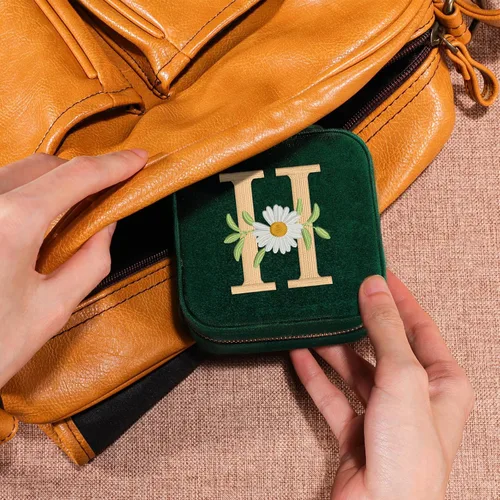 Miniatura 6 de GSPY Joyero de viaje, joyero de terciopelo con inicial, regalos personalizados para mujeres, joyero de viaje pequeño, organizador de joyas, regalos