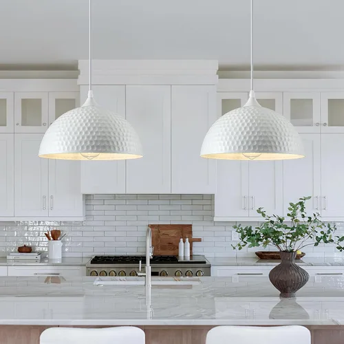 Miniatura 17 de Paquete de 2 luces colgantes doradas para isla de cocina, lámpara colgante de cúpula martillada de 12 pulgadas, luces colgantes de cocina de granja