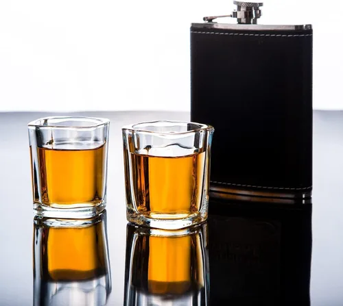 Miniatura 4 de PARACITY Juego de 6 vasos de chupito de base pesada, vasos de chupito cuadrados de tequila transparente a granel de 2 onzas con base pesada, regalo