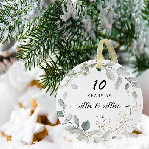 Miniatura 8 de SIBERTEL 10 Years as Mr & Mrs 2026 - Adorno colgante de Navidad, aniversario, 10º para parejas, adorno de cerámica de aniversario para decorar
