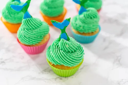 Miniatura 5 de Bakerpan Fondant azul enrollado prémium para decoración de pasteles, sabor a vainilla, 4.4 onzas (fabricado en Estados Unidos)
