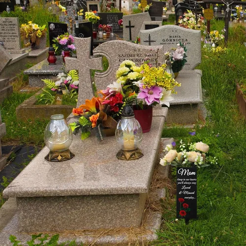 Miniatura 4 de Geosar Jarrones de Cementerio para Mamá de Metal para Tumba, Jarrón de Flores para Cementerio, Soporte de Flores Conmemorativo con Pico