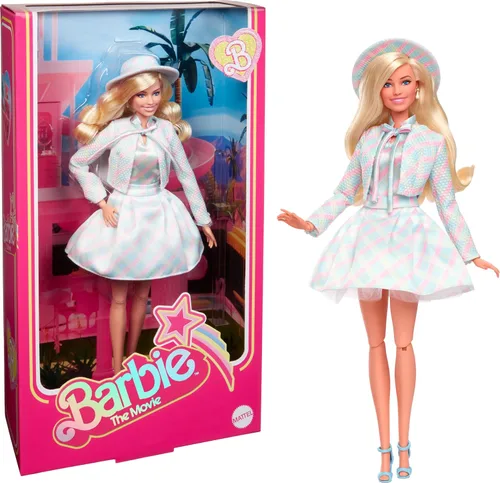 Muñeca de película Barbie, Margot Robbie como, muñeca coleccionable con conjunto a cuadros azules a juego con sombrero y chaqueta a juego