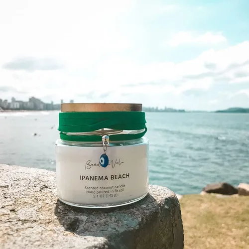 Miniatura 3 de Bendita Vela Ipanema Beach perfumada Vela de cera de coco para combustión limpia peso neto 5 onzas vertido a mano en Brasil