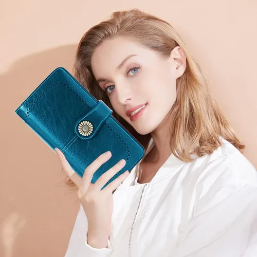 Miniatura 6 de Large Capacity RFID Blocking Genuine Leather Wallets for Women with Wristlet Trifold Ladies Billfold with Zipper by UMODE
