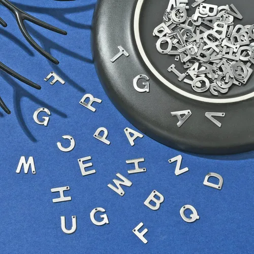 Miniatura 7 de DanLingJewelry 150 – 200 dijes de letras aleatorias de acero inoxidable 304 mezclados del alfabeto A-Z, surtidos para fabricación de joyas