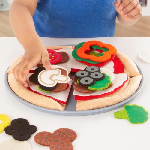 Miniatura 6 de Melissa & Doug Juego de comida de fieltro para mezclar y combinar pizza, juego de 42 piezas de fieltro para cocina de niños, juguete de simulación