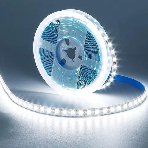 12V Tira de luces LED color blanco frío 6000K 5M/16.4 pies 600 LED Flexible SMD2835 de alto brillo no impermeable IP20 Tira de luces LED para
