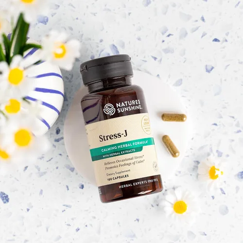 Miniatura 4 de Nature's Sunshine Stress-J, 100 cápsulas Esta fórmula natural para aliviar el estrés promueve la sensación de calma y ayuda con el estrés ocasional