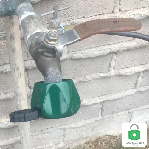 Miniatura 6 de The Flow Security Systems Faucet Lock II Llave magnética Previene el robo de agua, asegura los grifos al aire libre, promueve la conservación