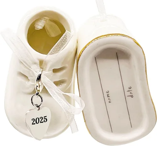 Miniatura 9 de Adorno navideño de zapato de bebé 2024 – Adorno de botines de bebé personalizados blancos – Adorno de zapato de bebé – Primera Navidad del bebé