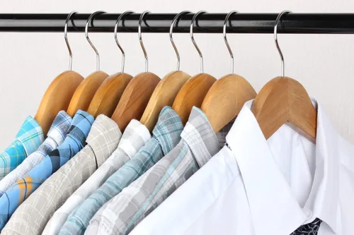 Miniatura 9 de AMKUFO Perchas de madera para trajes, paquete de 20 perchas de madera antideslizantes con muescas lisas de corte de finlandés, gancho giratorio