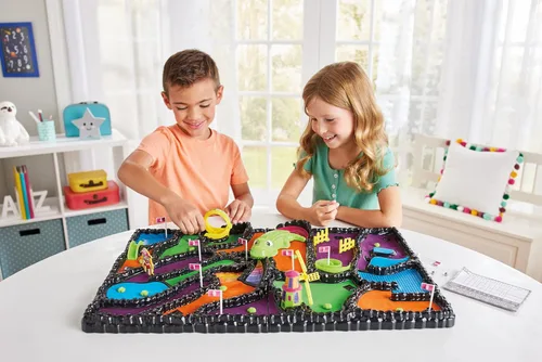 Game Zone Arcade Mini Golf - Juego de mini golf interactivo de mesa con 9 hoyos y obstáculos móviles para 1-4 jugadores de 6 años en adelante -