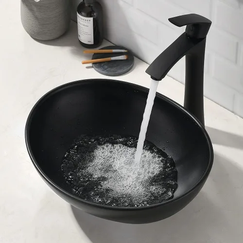Miniatura 9 de Fregadero de recipiente negro mate de 16 x 13 con grifo y drenaje combinado, fregadero de baño ovalado de porcelana sobre el mostrador Mate negro