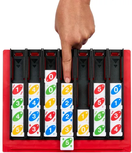 Miniatura 8 de Mattel Games UNO Quatro - Juego con fichas de colores y cuadrícula de plástico para adultos, familia y fiestas, de 2 a 4 jugadores a partir de 7 años