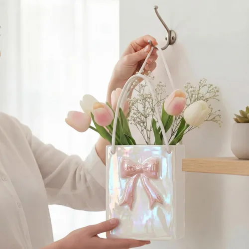 Miniatura 4 de Jarrón de flores con lazo rosa de 7.16 pulgadas, florero de cerámica para colgar, decoración de coqueta, centro de mesa de San Valentín para estante