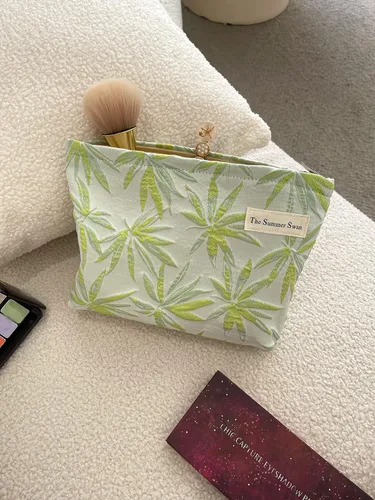 Miniatura 7 de The Summer Swan Kit de higiene y cuidado de la piel de maquillaje bonito con flores grandes para período de media jornada Arce de verano