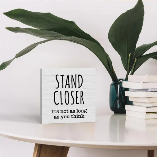 Miniatura 4 de Letrero con texto en inglés "Stand Closer - Not As You Think", decoración de baño para niños, regalo de inauguración de la casa, regalo divertido, 5