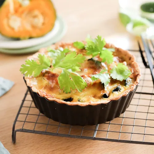 Miniatura 5 de Tosnail Sartén para tartas profundas, sartén para quiche de 9.5 x 2 pulgadas con fondo suelto extraíble, bandeja para hornear acanalada