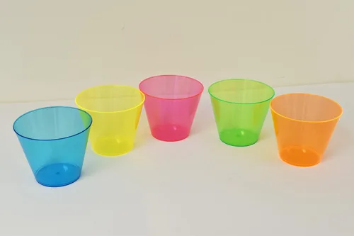 Miniatura 5 de DIRECTGLOW LLC Copas de fiesta de 25 quilates reactivas a la luz negra de 9 onzas con 5 globos de luz negra (multicolor)