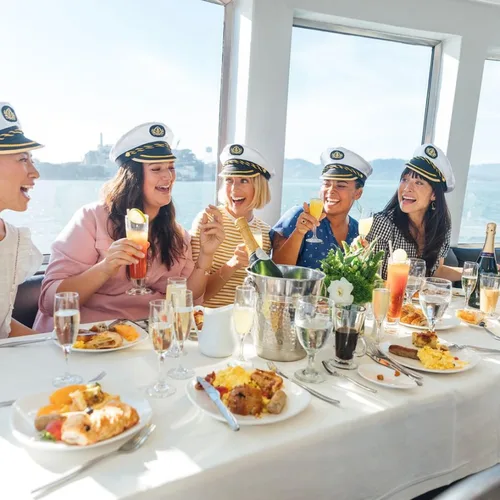 Miniatura 6 de Experiencia de Regalo de Crucero Brunch en San Francisco - Mimosas y Champán Ilimitados para Dos - Cena de Lujo en la Bahía con Vistas al Golden