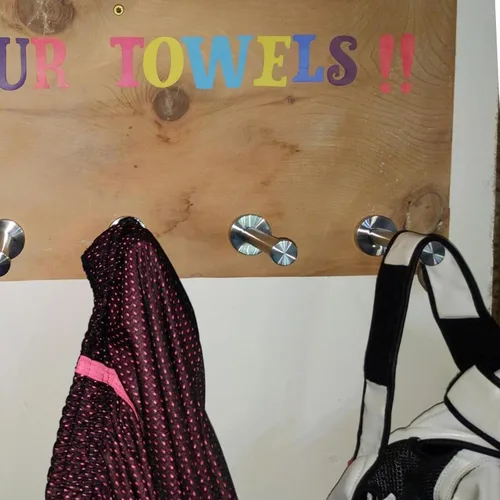 Miniatura 6 de KINJOEK 12 ganchos para toallas de baño de 4 pulgadas, ganchos resistentes para bata de montaje en pared, gancho de acero inoxidable cepillado