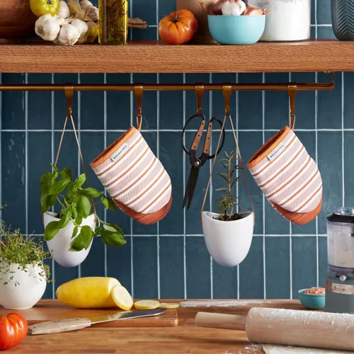 Miniatura 2 de KitchenAid Albany - Juego de 2 manoplas para horno pequeñas, color miel, 5.5 x 8 pulgadas