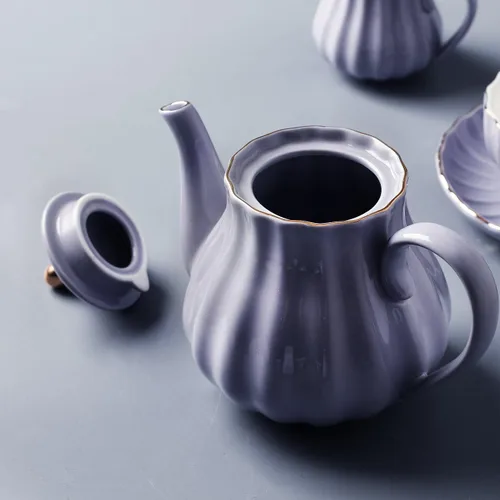 Miniatura 5 de Juego de té de porcelana de la serie British Royal, tazas y platillo de 8 onzas para 6, con tetera, azucarero, jarra de crema, cucharaditas y Púrpura