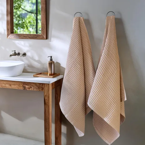Miniatura 2 de PÜSKÜL - Paquete de 2 toallas de baño y spa de punto gofre, 100% algodón orgánico turco de alta calidad, fina de secado rápido, fabricadas en Beige