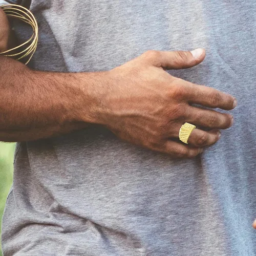 Miniatura 2 de Anillo de oro amarillo de 10 quilates Royal Flush Poker Hand Lucky Nugget Band Ring