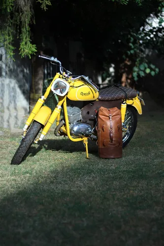 Miniatura 2 de Bolsa de lona para motocicleta de cuero genuino de grano completo resistente de inspiración militar Alforja Bolsa de fin de semana Con correas