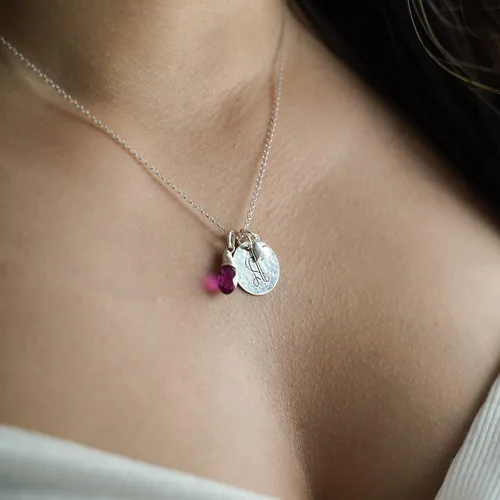 Miniatura 4 de Keep It Simple - Collar con dije de inicial personalizado de plata y collar con dije de corazón con piedra de nacimiento Swarovski Briolette.