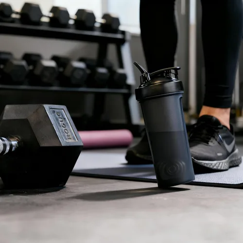 Miniatura 2 de Botella agitadora, botella mezcladora de proteínas, botella agitadora deportiva con batidor de alambre, ideal para batidos de proteínas y Negro