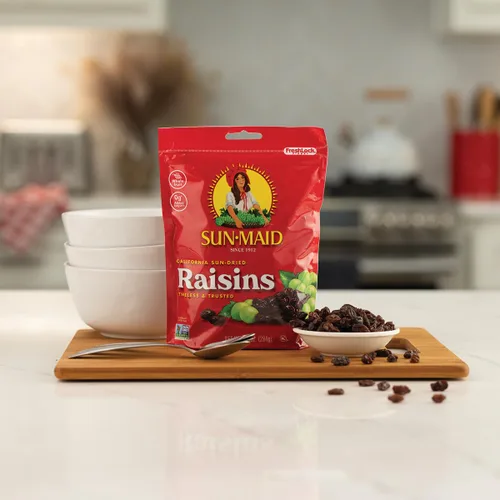 Miniatura 6 de Sun-Maid California Sun-Dried Raisins - Paquete de 2 bolsas resellables de 32 onzas, aperitivo de frutas secas para almuerzos, aperitivos