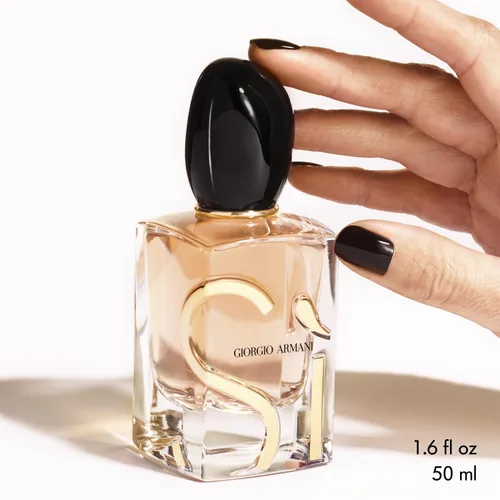 Miniatura 4 de Armani Beauty - Sì - Eau de Parfum - Perfume para mujer - Fragancia Chypre moderna - Néctar de grosella negra, Rosa de mayo y Freesia, notas