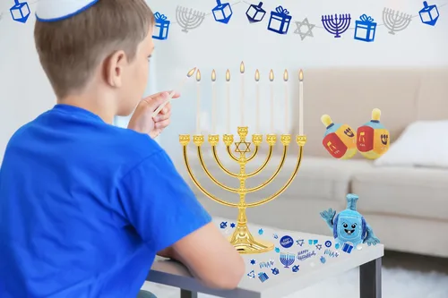 Miniatura 5 de The Dreidel Company Velas Blancas de Hanukkah con Diseño de Jerusalén Menorá Velas de Chanukah, 44 para las 8 Noches de Chanukah